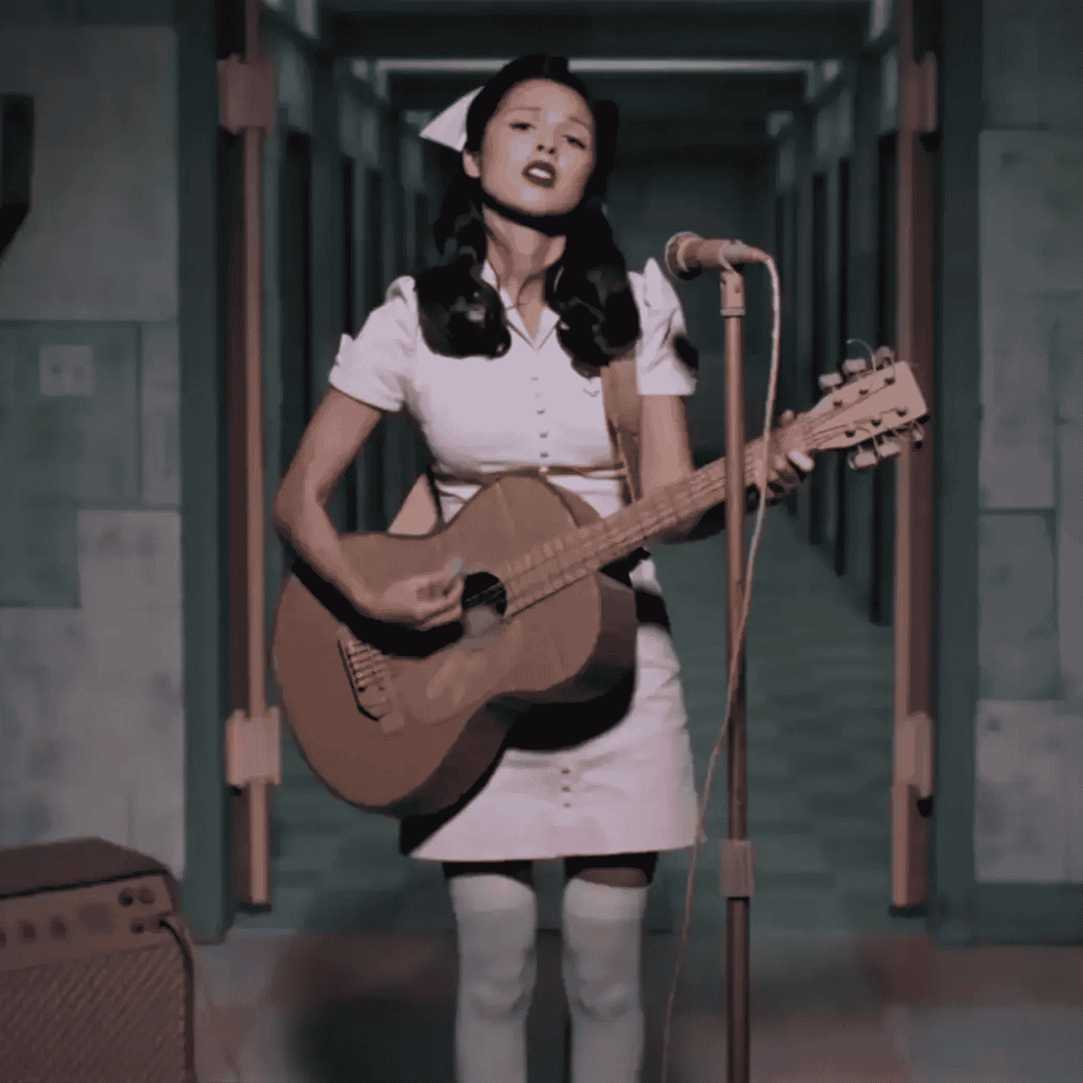 Olivia Rodrigo a the cure videoklipjében