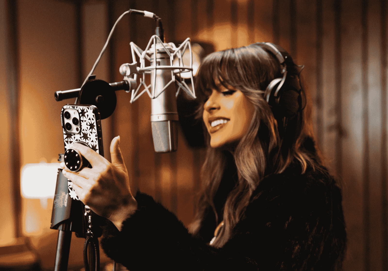 Ella Langley a Sound Emporium stúdiójában
