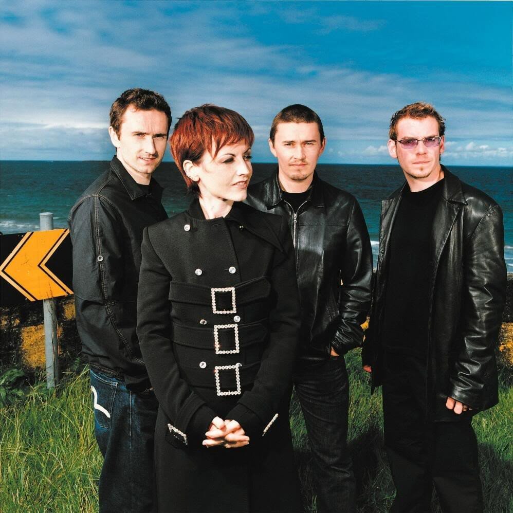 A The Cranberries négy tagja 1999-ben